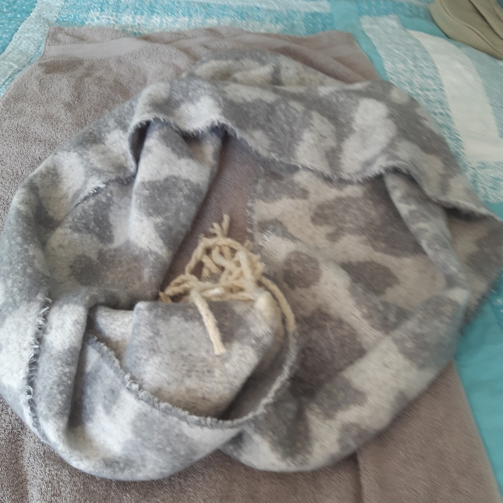 Scarf - Picture 3 of 3